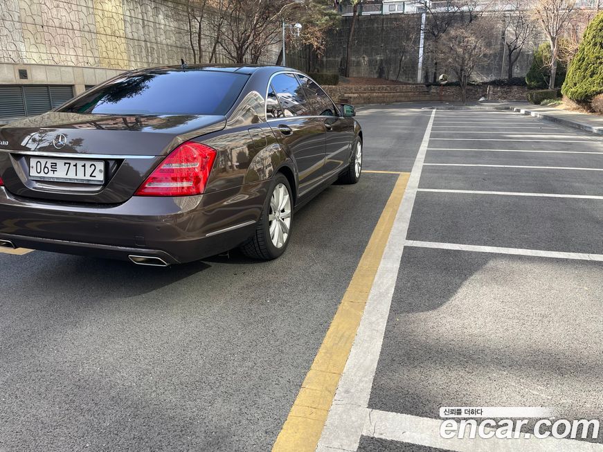 Mercedes-Benz S-Class 2010