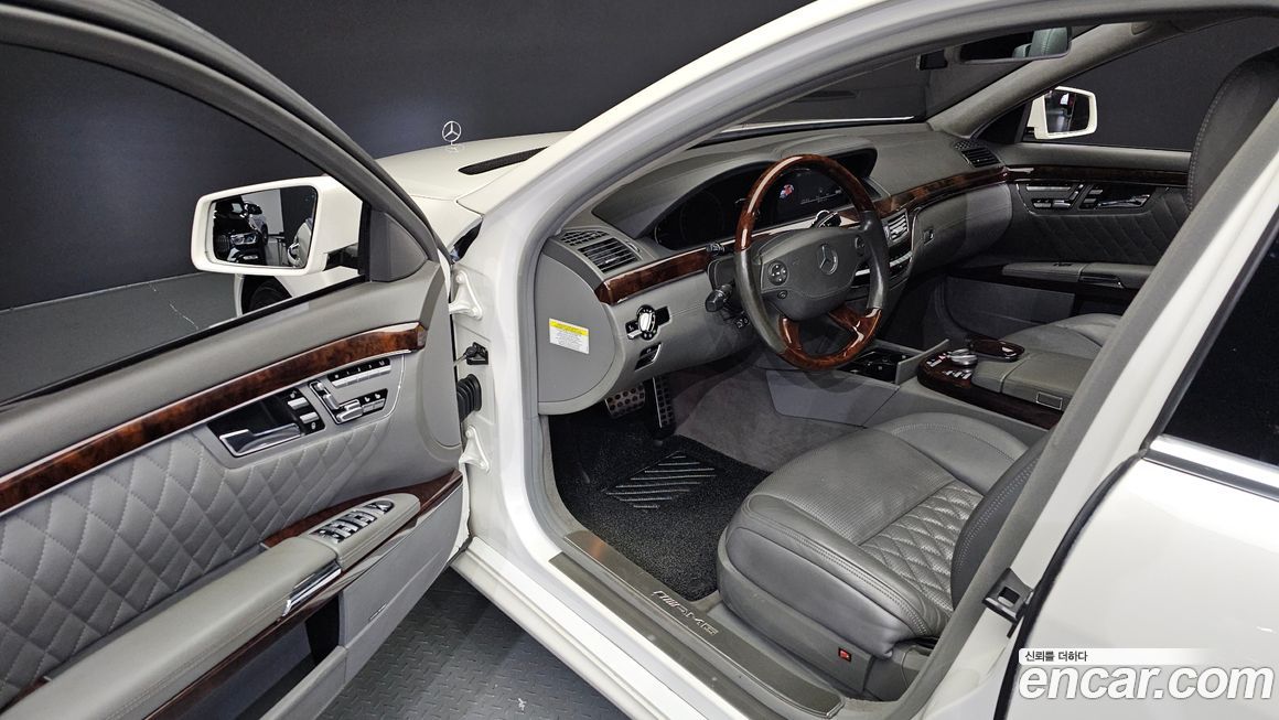 Mercedes-Benz S-Class 2008