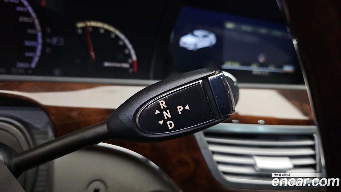 Mercedes-Benz S-Class 2008