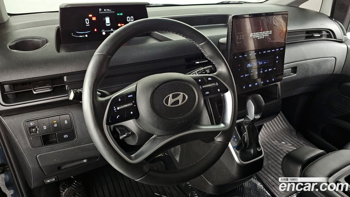 Hyundai Staria 2025