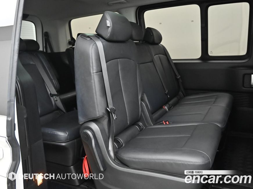 Hyundai Staria 2025