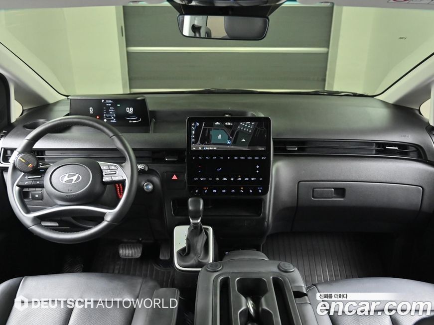 Hyundai Staria 2025