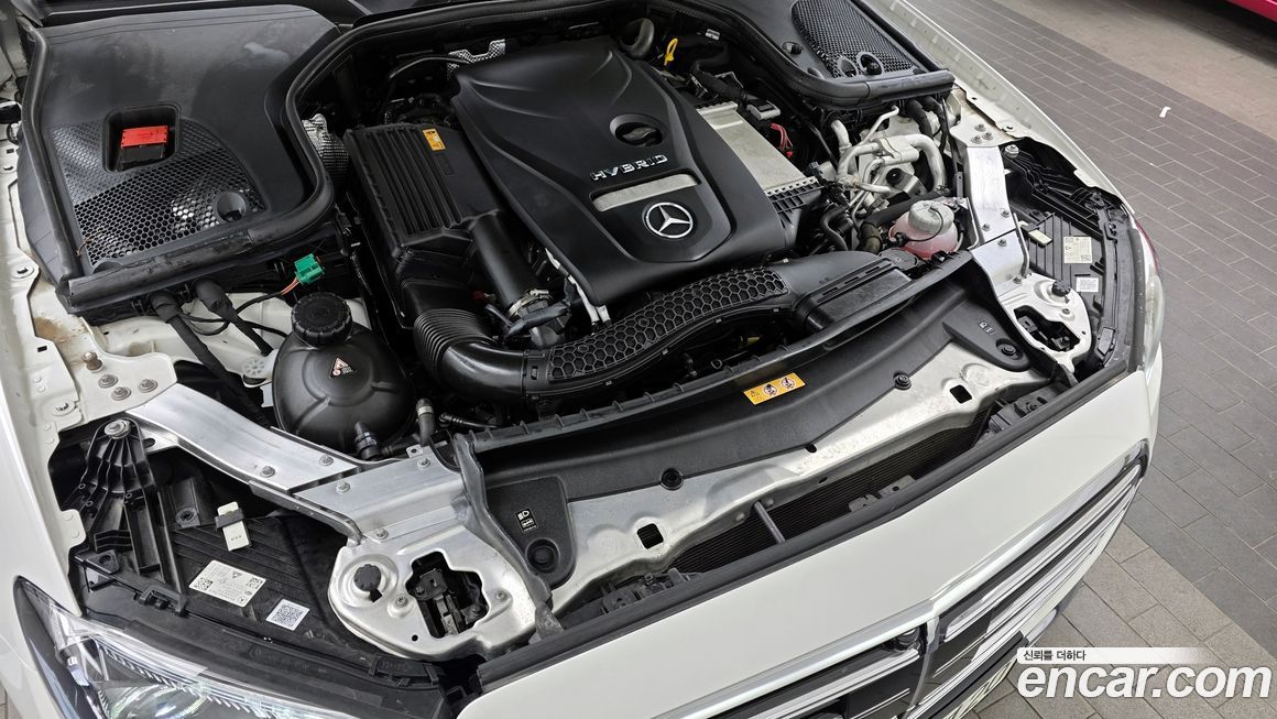 Mercedes-Benz E-Class 2021