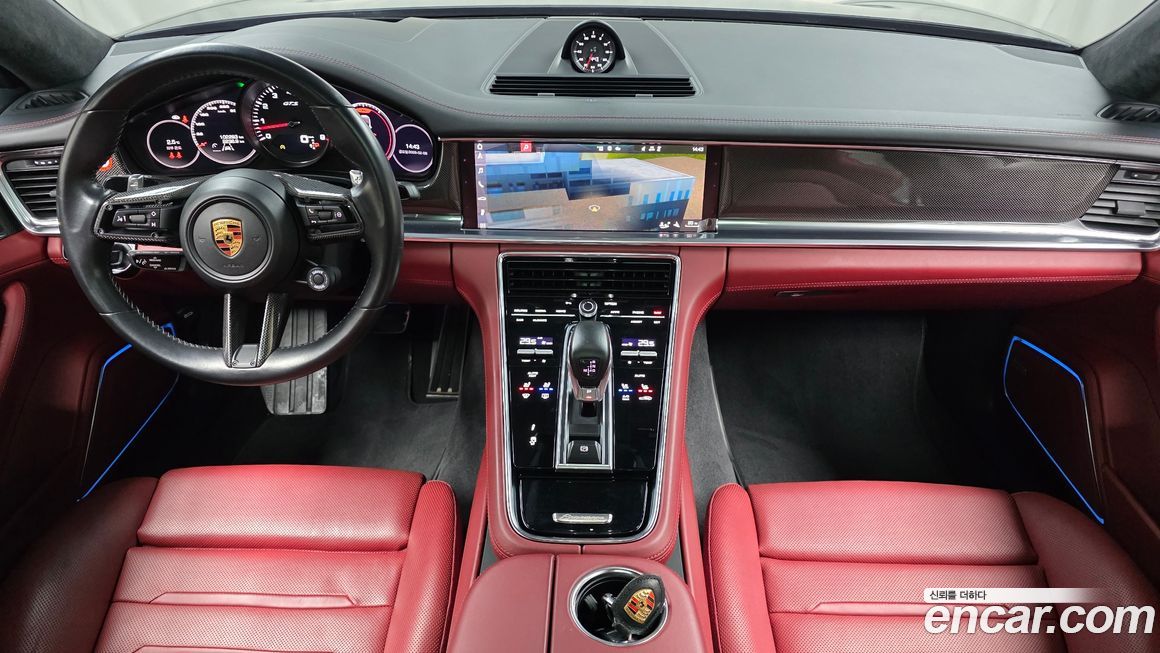 Porsche Panamera 2021