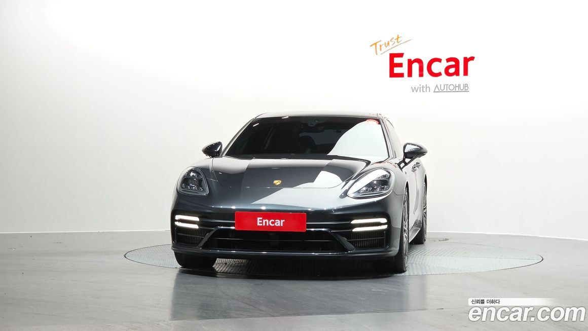 Porsche Panamera 2021