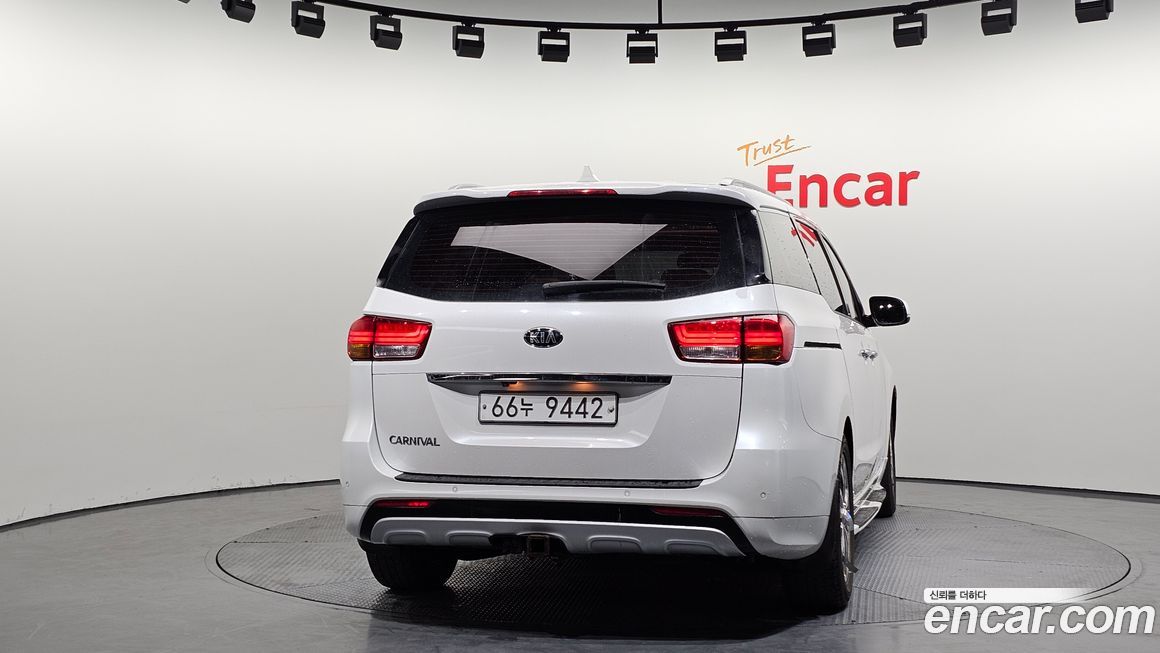 Kia Canival 2015