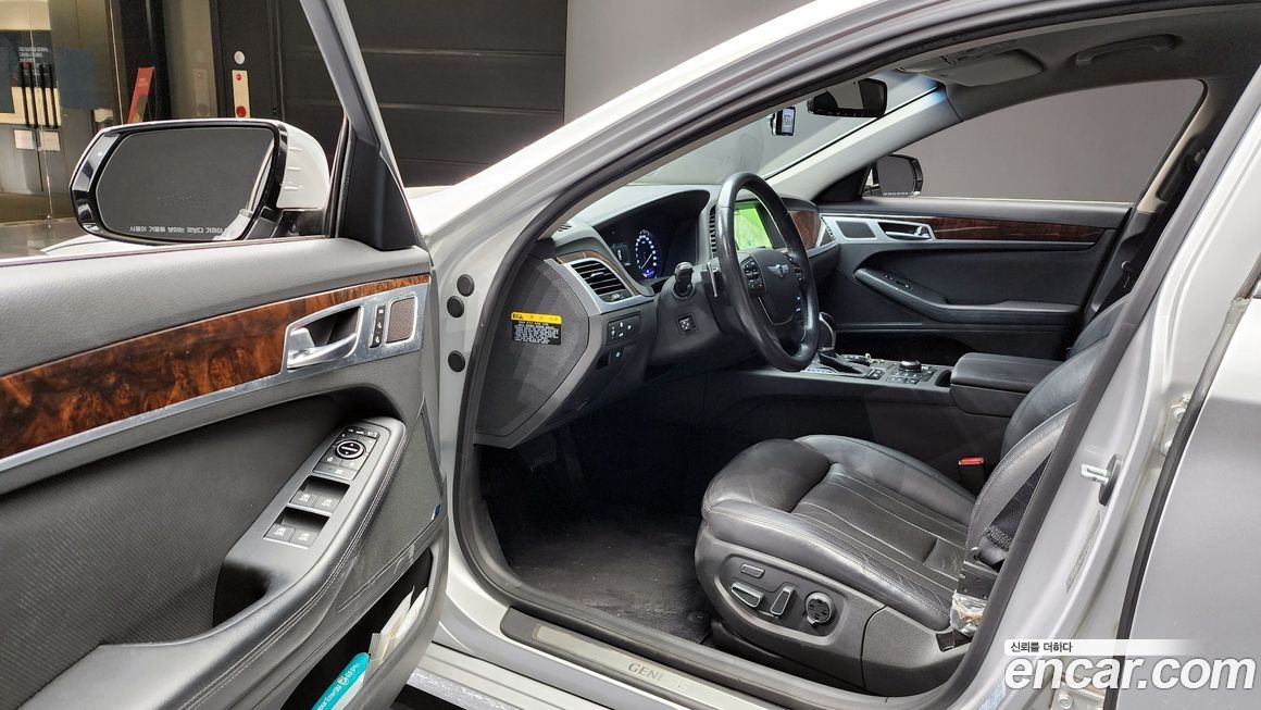 Hyundai Genesis 2014