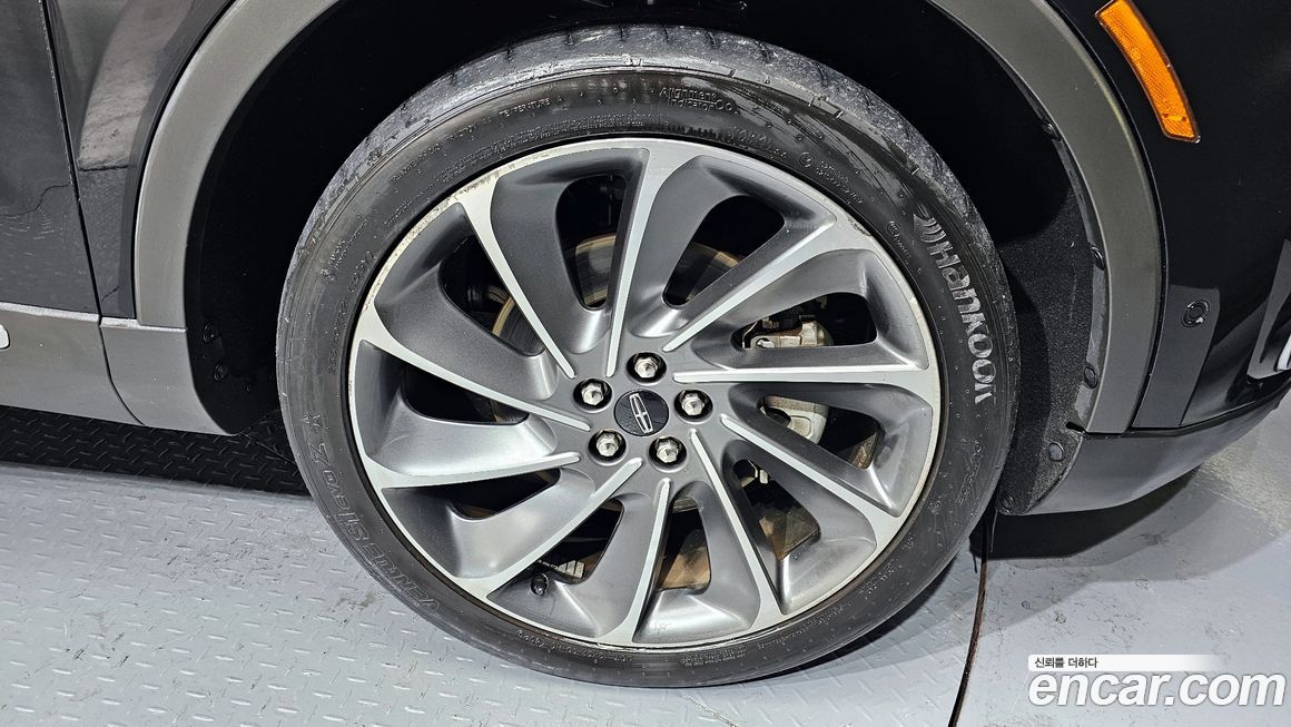 Lincoln Nautilus 2020