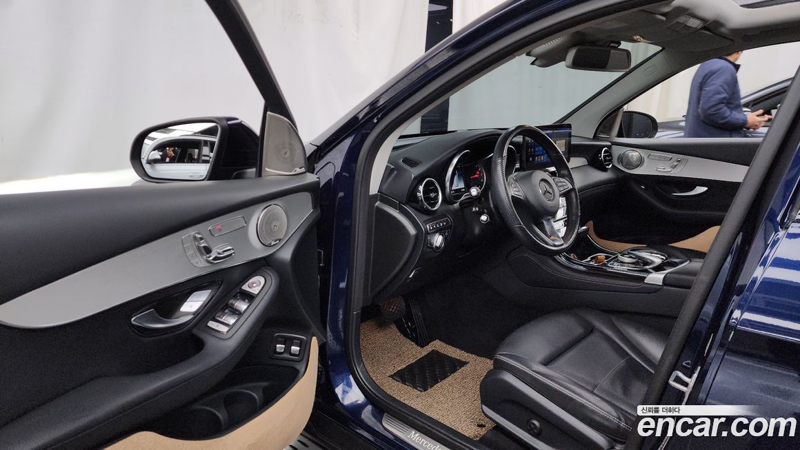 Mercedes-Benz GLC-Class 2019