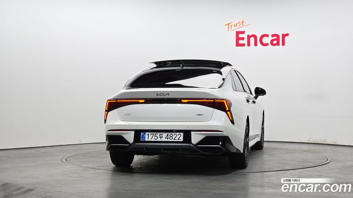 Kia K5 2025