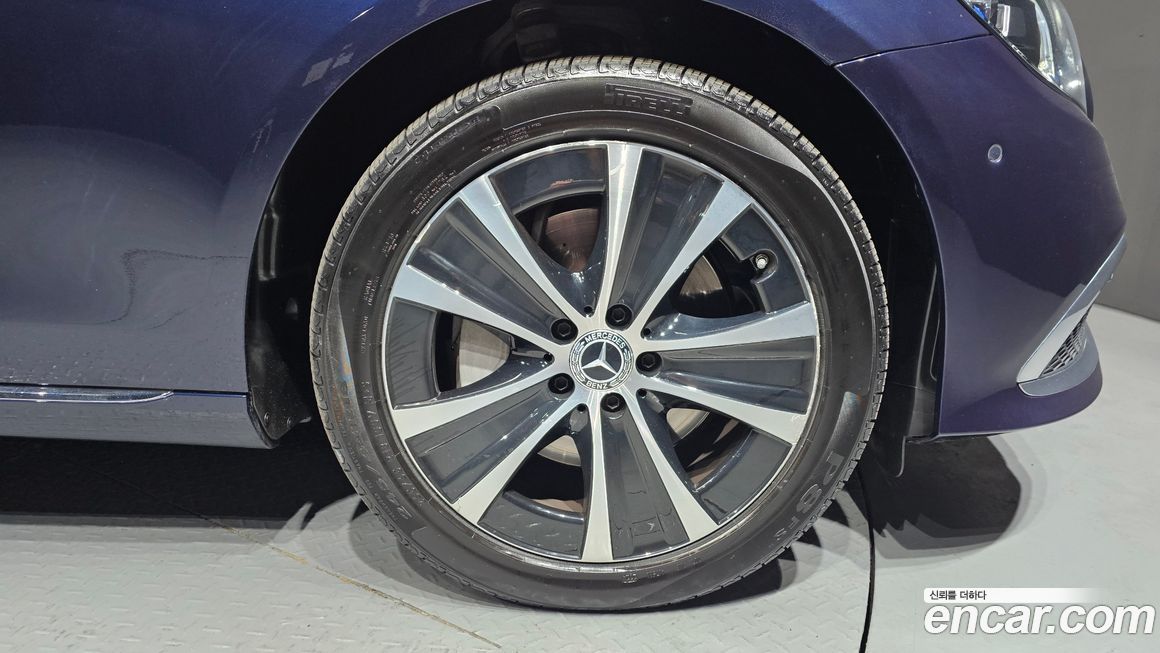 Mercedes-Benz E-Class 2021