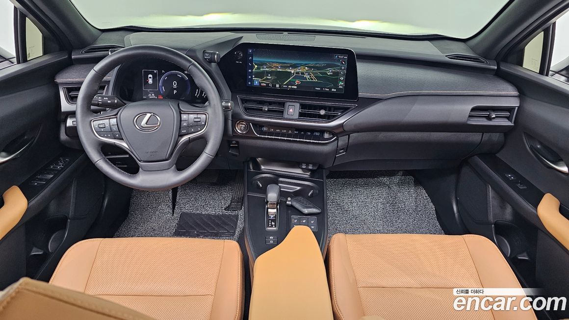 Lexus UX 2026