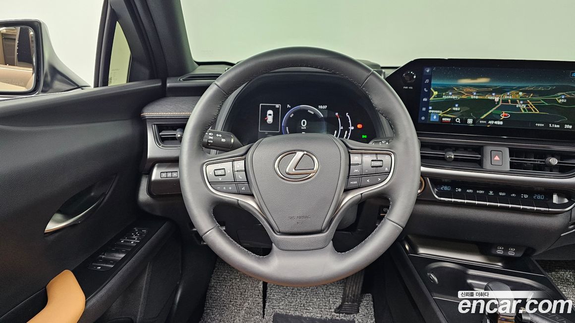 Lexus UX 2026