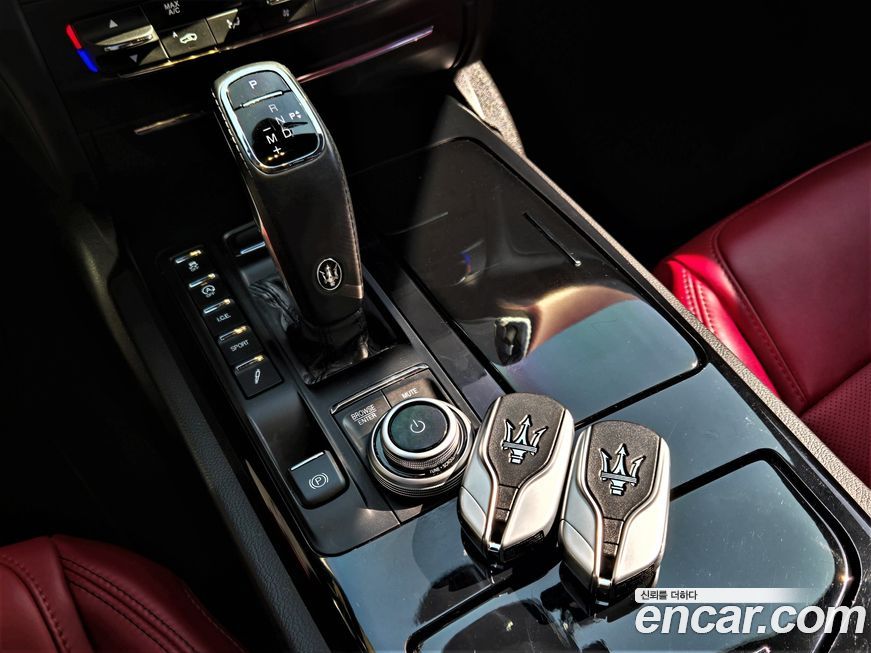 Maserati Ghibli 2021