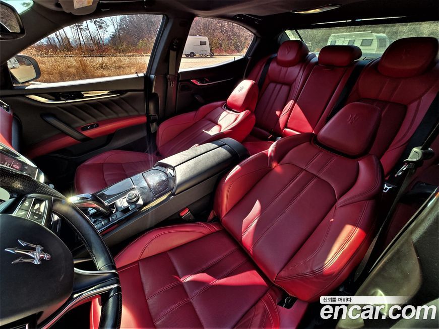 Maserati Ghibli 2021