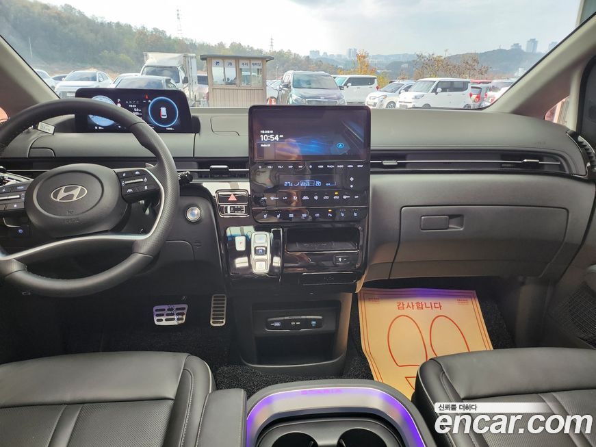 Hyundai Staria 2025