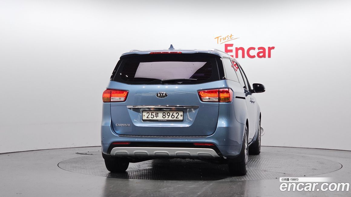 Kia Canival 2015