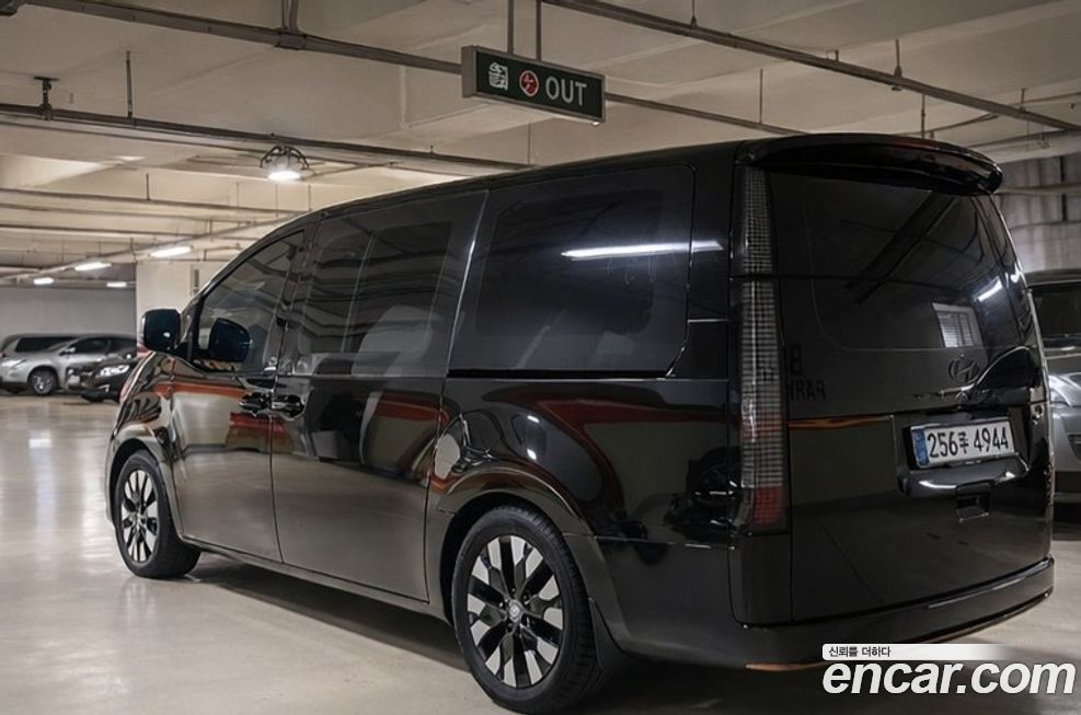 Hyundai Staria 2025