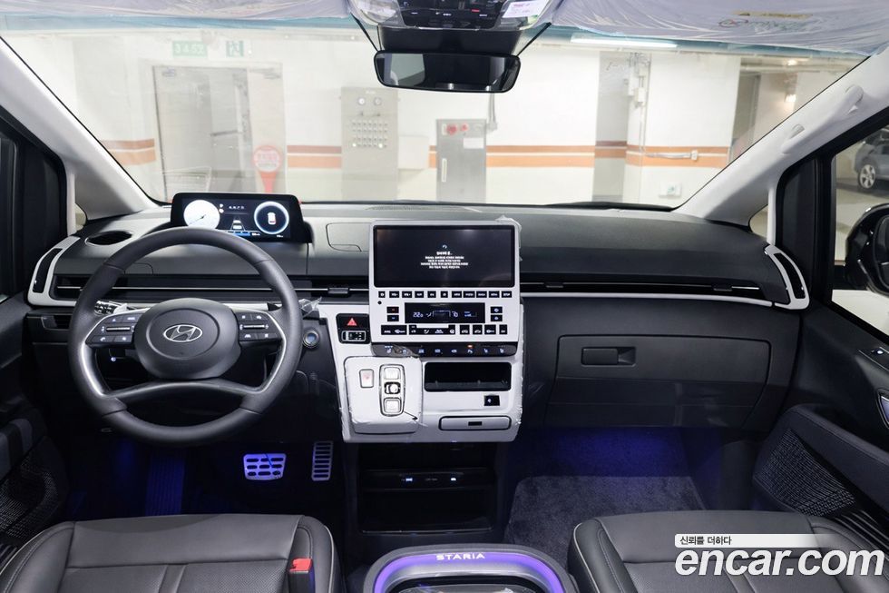 Hyundai Staria 2025