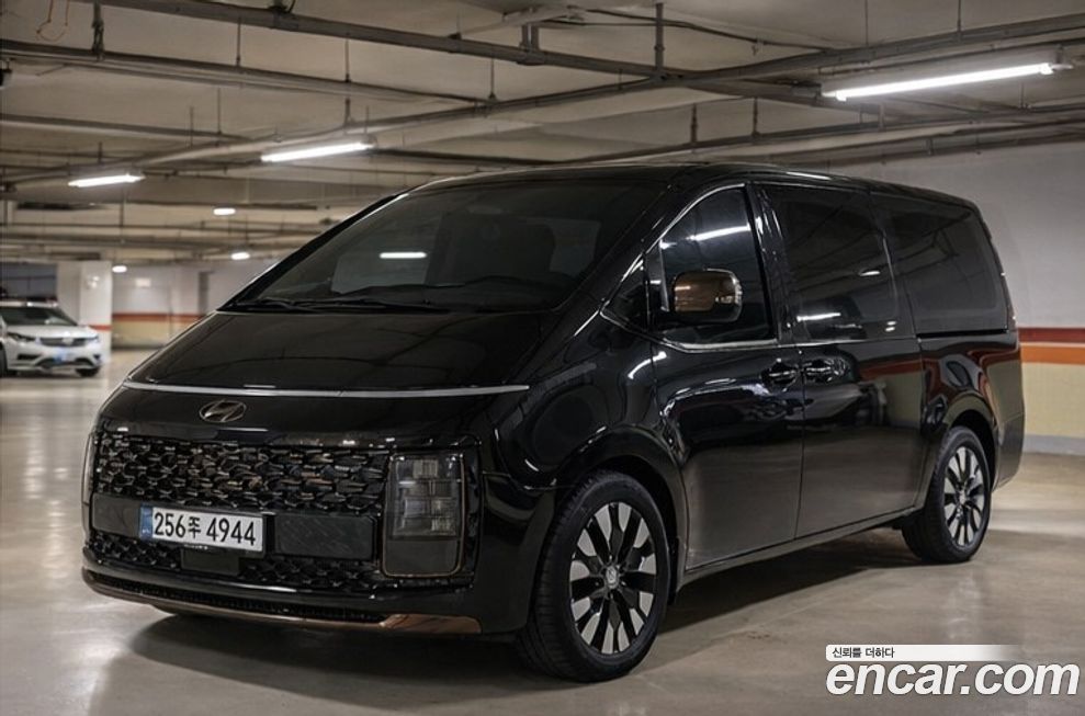 Hyundai Staria 2025