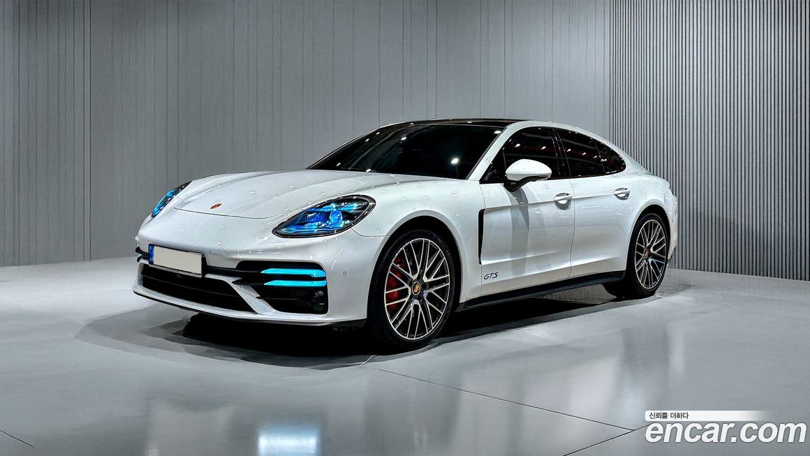 Porsche Panamera 2022