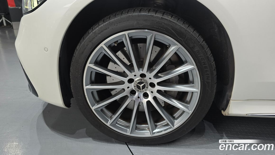 Mercedes-Benz S-Class 2021