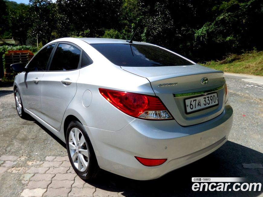 Hyundai Accent 2012