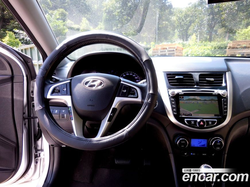 Hyundai Accent 2012