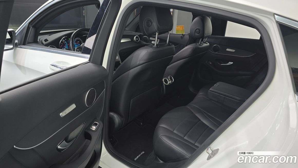 Mercedes-Benz GLC-Class 2021