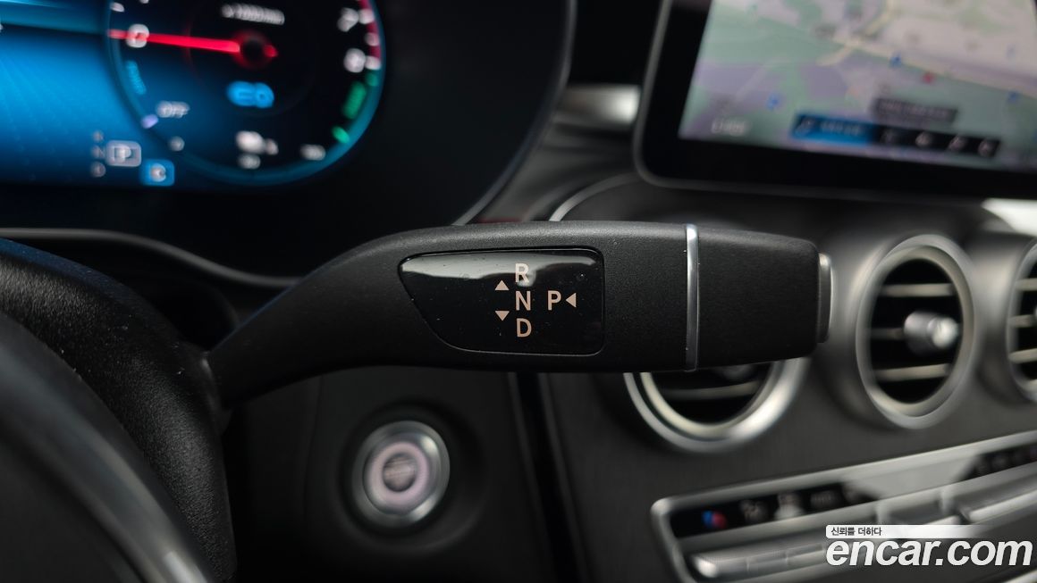 Mercedes-Benz GLC-Class 2021