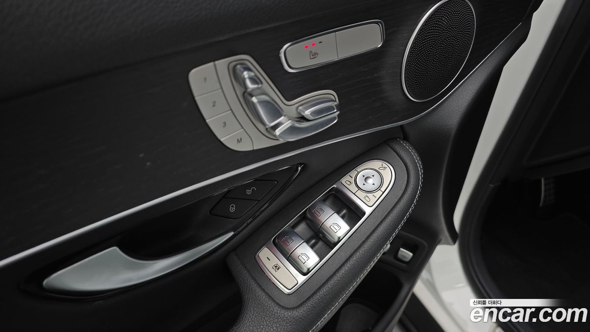 Mercedes-Benz GLC-Class 2021