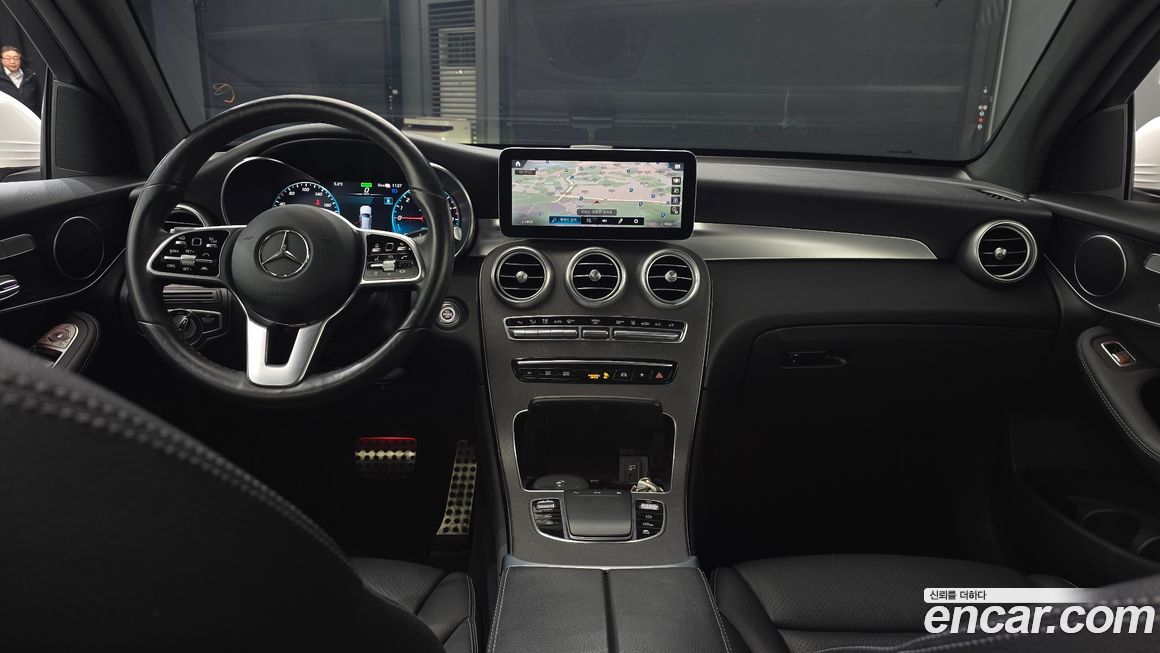 Mercedes-Benz GLC-Class 2021