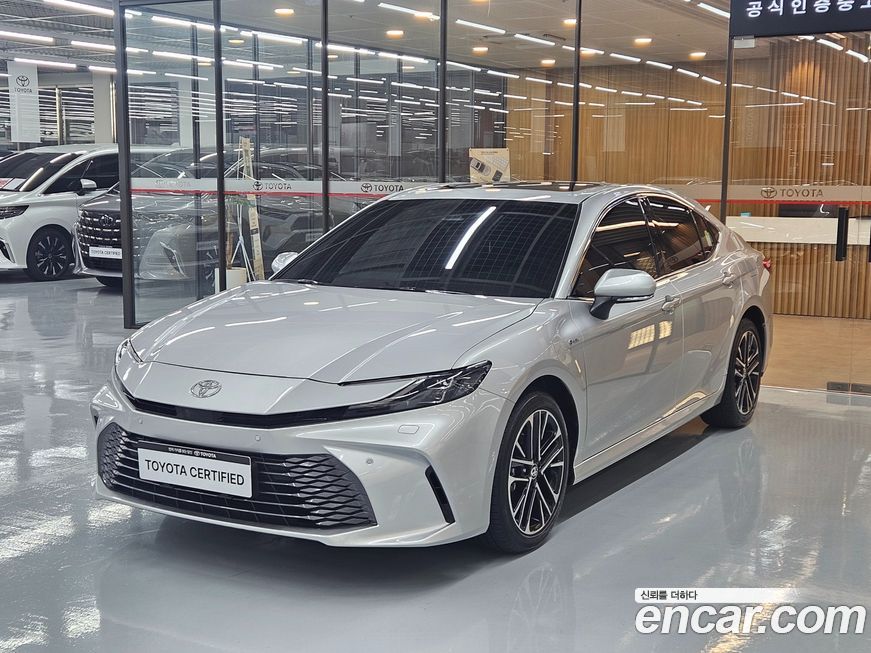 Toyota Camry 2025