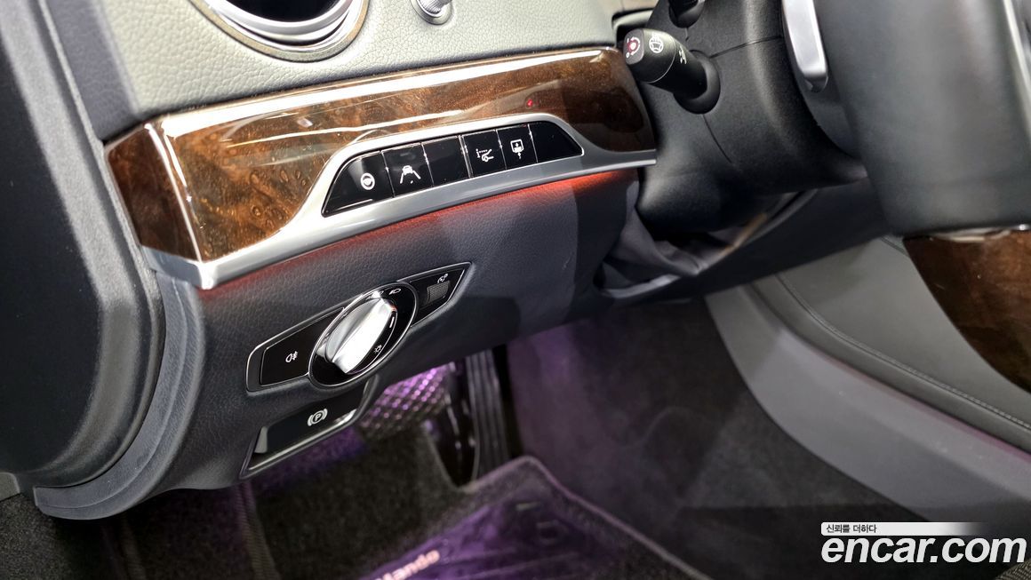 Mercedes-Benz S-Class 2020