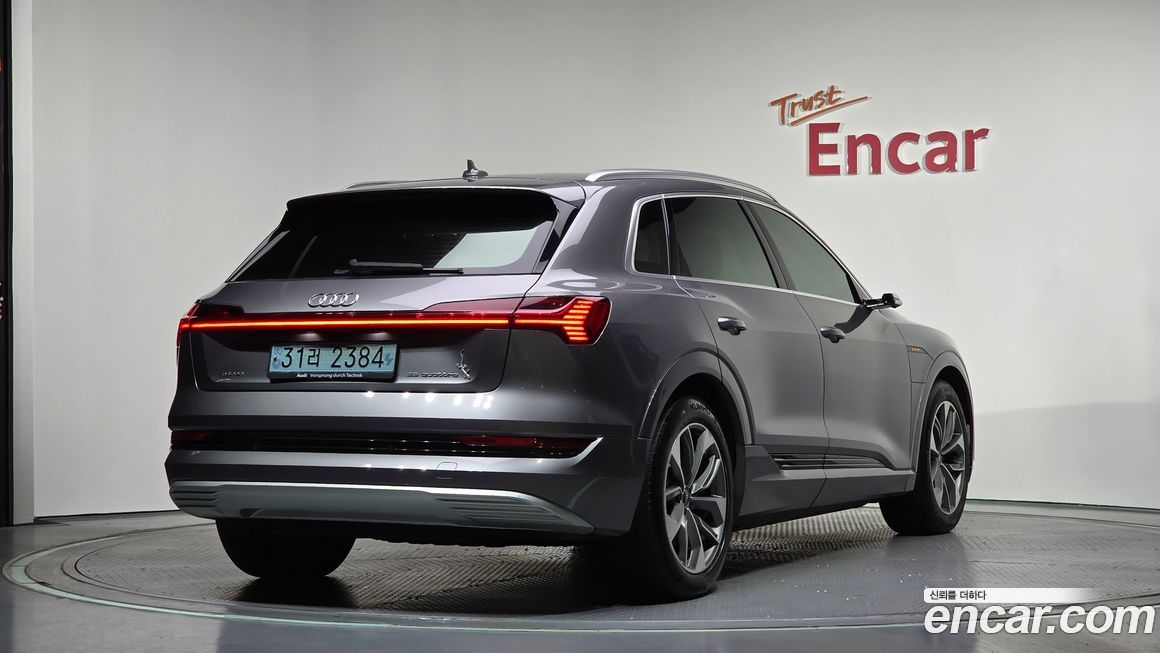 Audi e-tron 2021