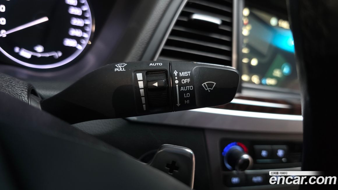 Hyundai Genesis 2015