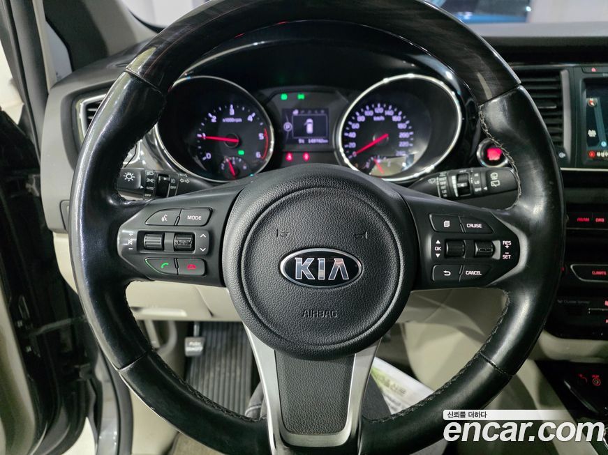 Kia Canival 2016