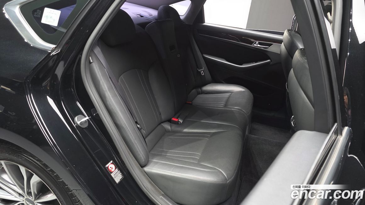 Hyundai Genesis 2015