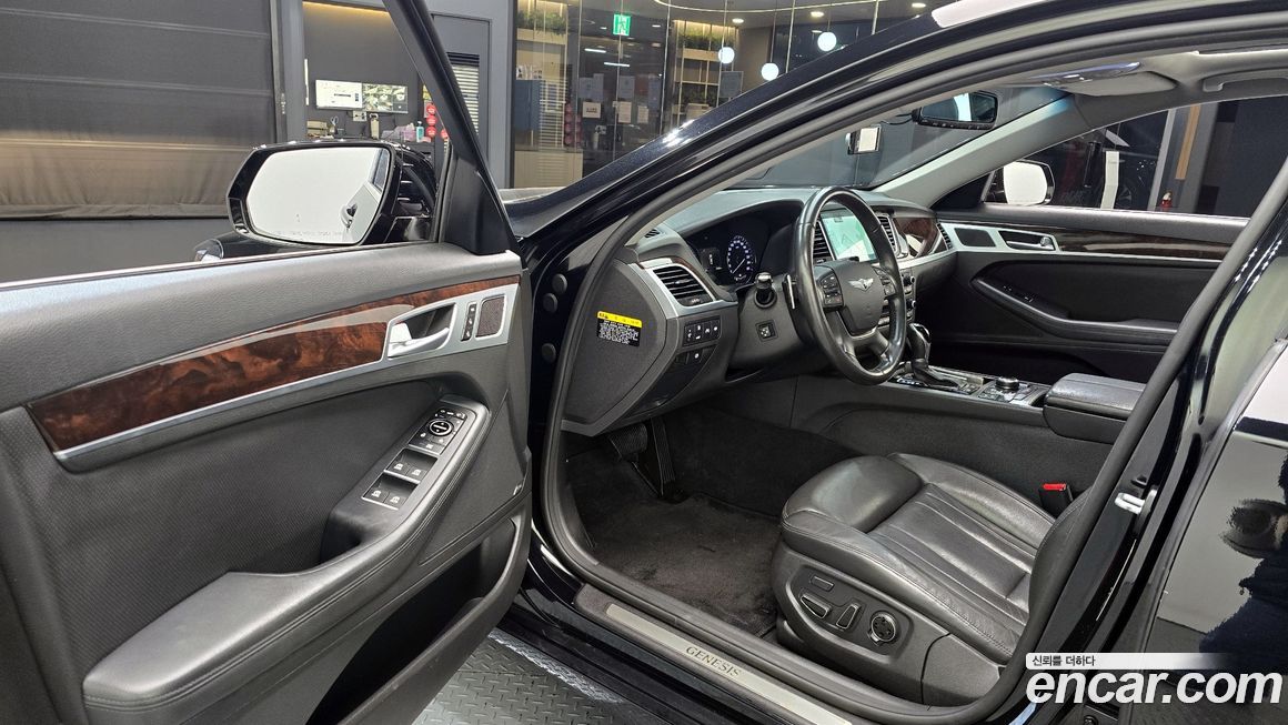 Hyundai Genesis 2016