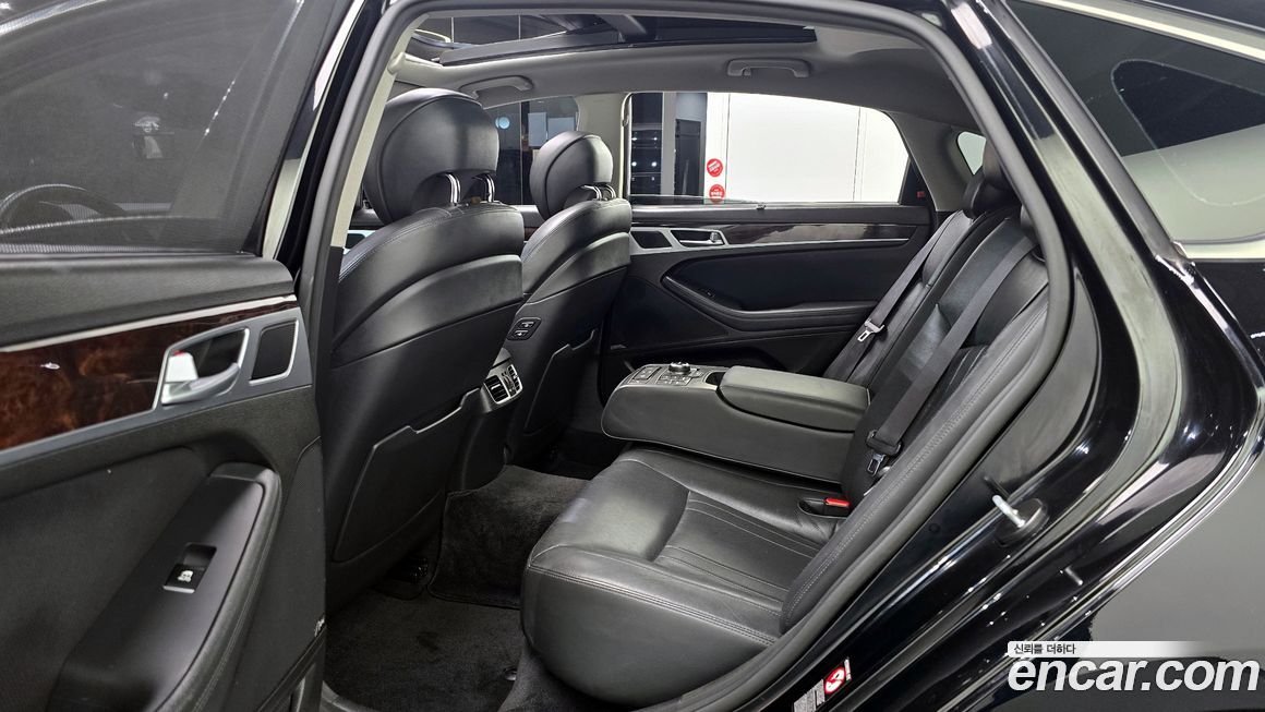 Hyundai Genesis 2016