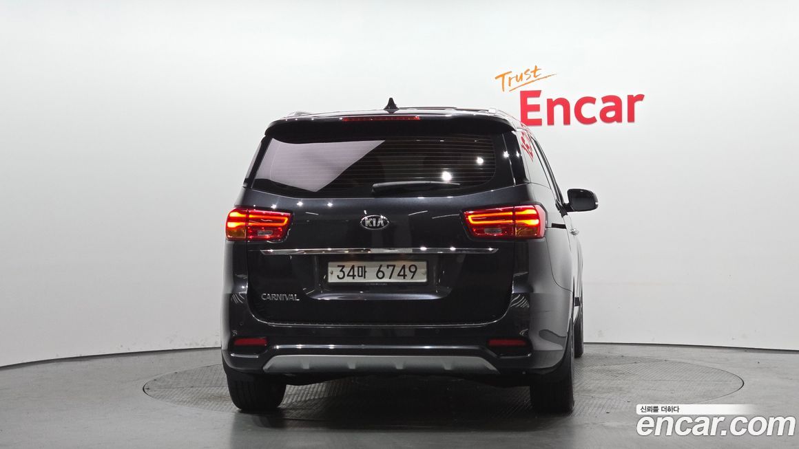 Kia Canival 2019