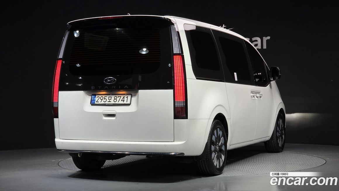 Hyundai Staria 2023