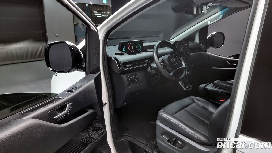 Hyundai Staria 2025