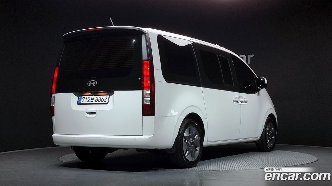 Hyundai Staria 2025