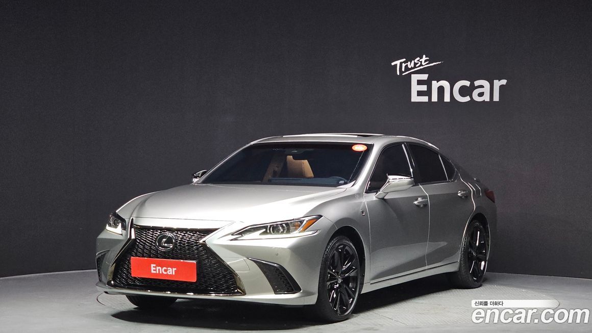 Lexus ES 2024