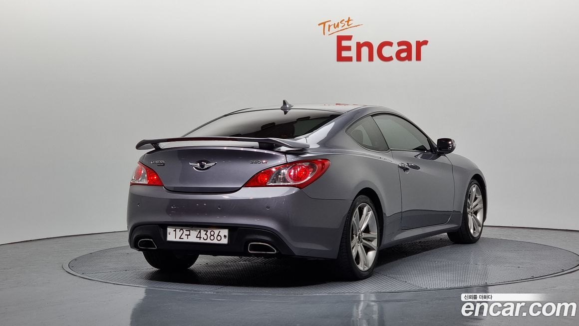 Hyundai Genesis 2010