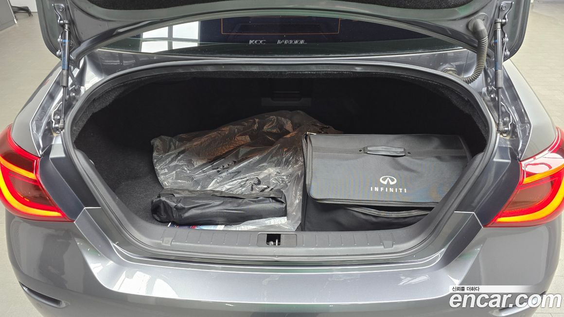 Infiniti Q70 2017