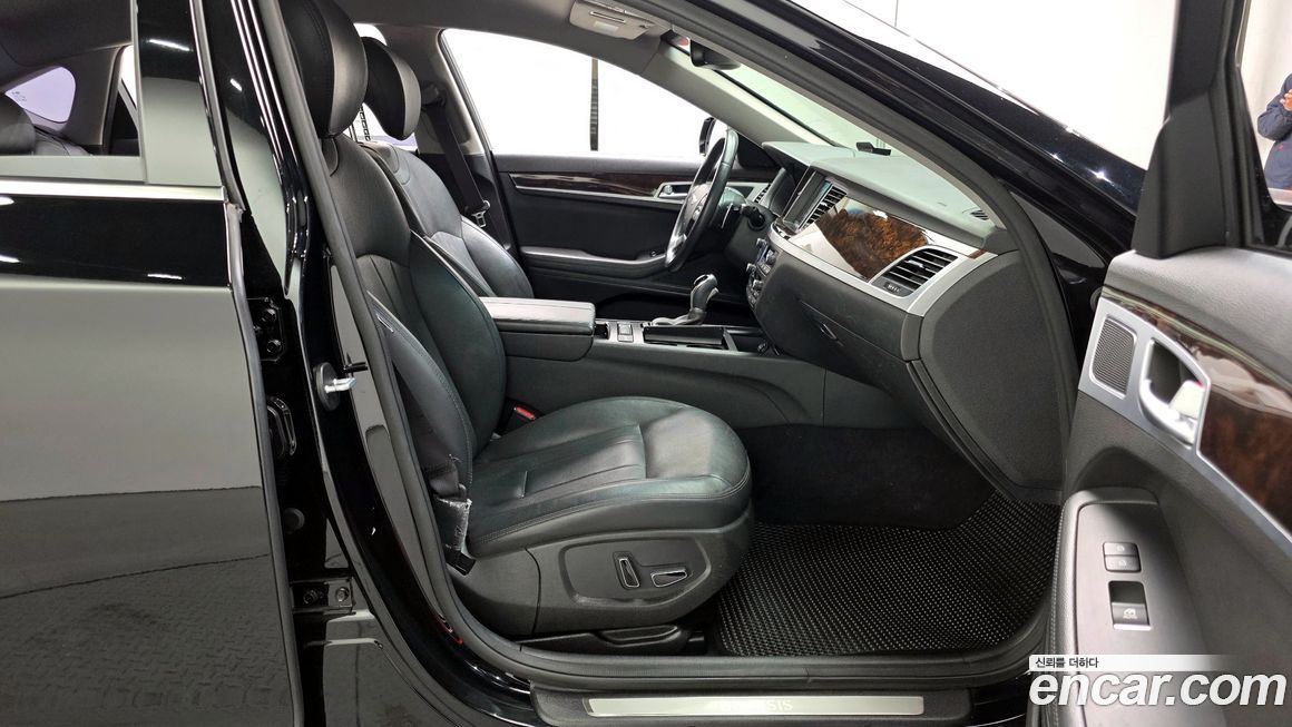 Hyundai Genesis 2015