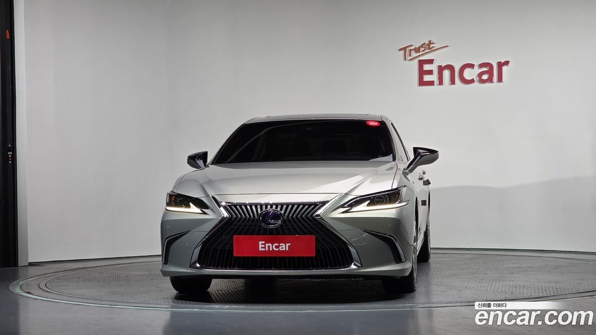 Lexus ES 2019