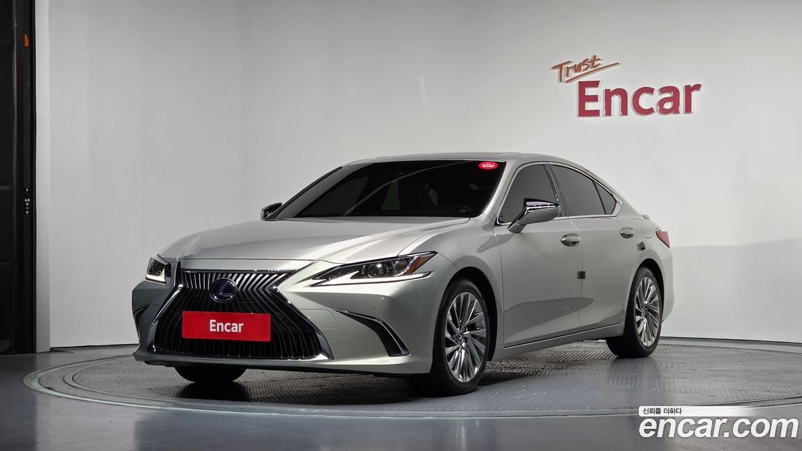 Lexus ES 2019